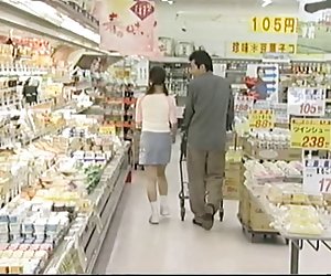 Napalona mama może idealna t oprzeć się kurwa w supermarkecie