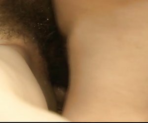 Petite sayaka tsuzi dostaje bawił się jej owłosione cipki