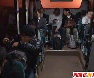 Momo ogura seks w miejscach publicznych